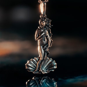 Pingente de prata esterlina Nascimento de Vênus, colar de Vênus, presente para amantes da fantasia, pingente da deusa Vênus, joias clássicas para amantes da arte, ideia de presente