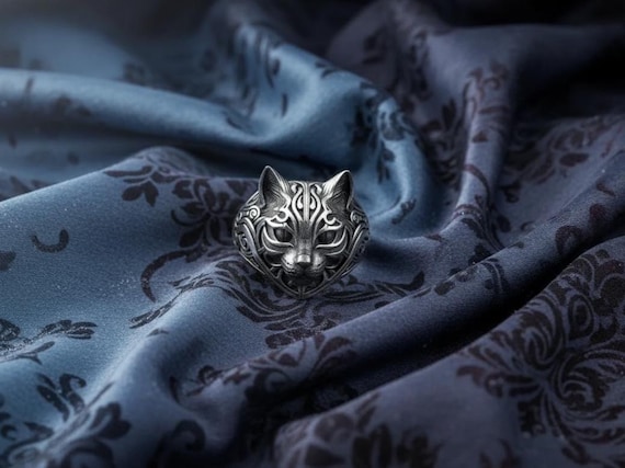 酸化加工されたスターリングシルバーの猫リング：手作りのゴシック