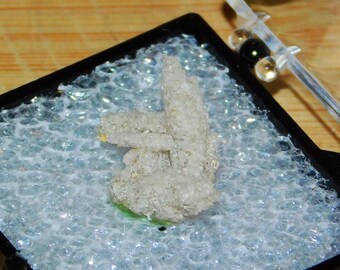 Minerał kwarcytowy w pudełku Perky