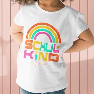 Camiseta de regreso a la escuela, regalo de despedida de jardín de infantes, camiseta de graduado de guardería para niños, camiseta de escuela para niños, inscripción escolar 2025, camiseta de arcoíris escolar con nombre