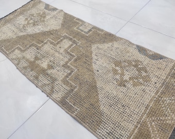 Handwoven Turkish Wool Rug: Vintage Oushak Door Mat (1.5'X3.8')
