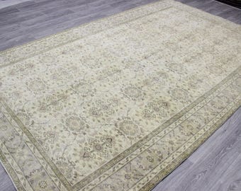 Vintage Turkish Medium Rug (6'X10'): Handcrafted Wool Floral Anatolian Carpet