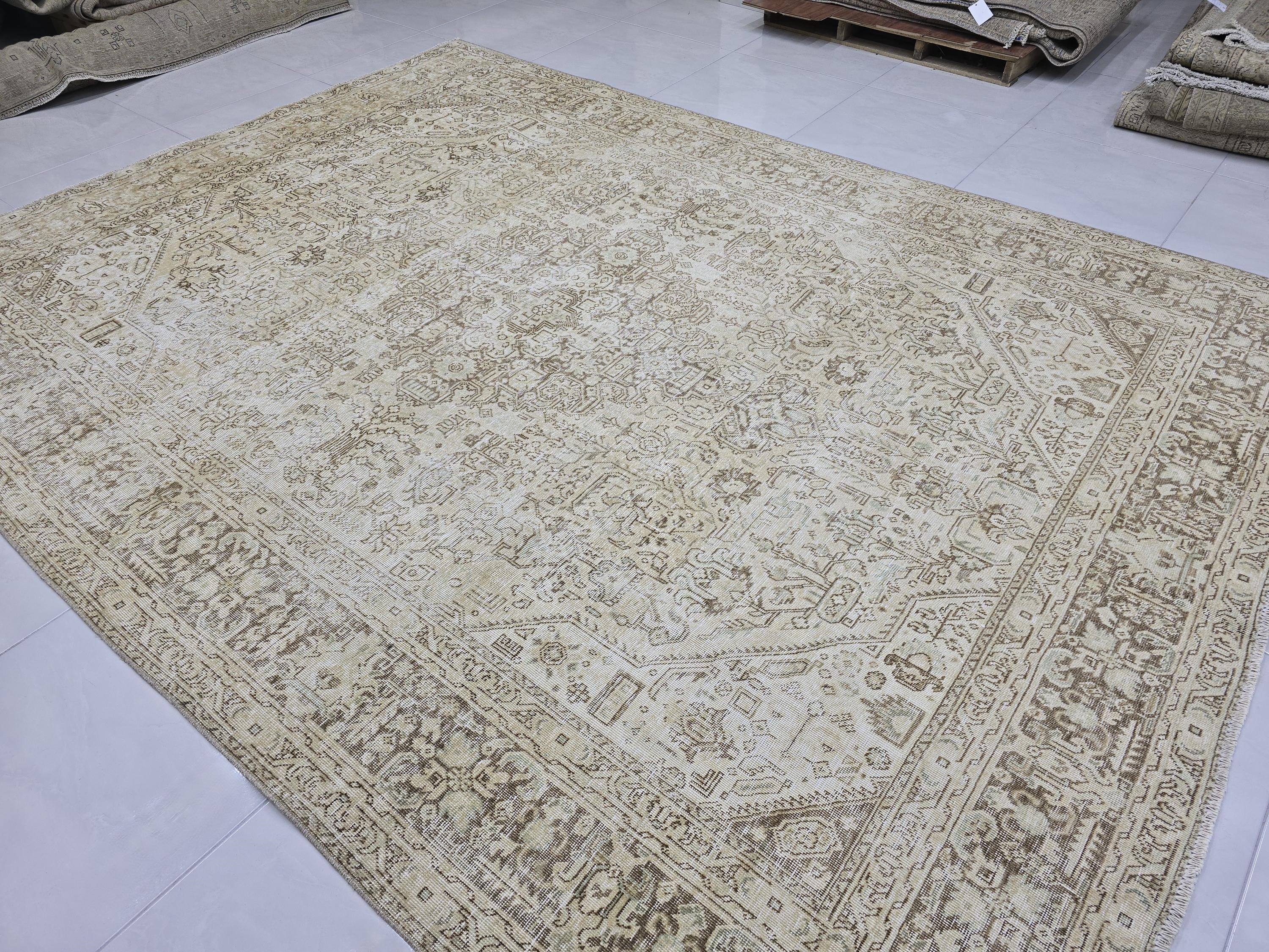 特大ヴィンテージトルコラグ：8フィート×11フィートの手作りウールウ