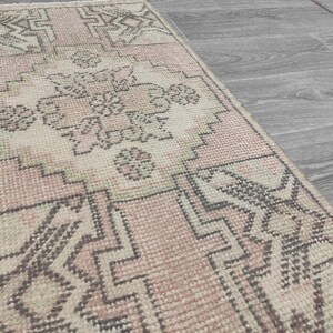 Vintage Turkish Wool Rug: Handmade Anatolian Door Mat (1.4&#39;X2.7&#39;)
