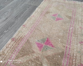 Handmade Turkish Wool-Cotton Rug: Neutral Geometric Door Mat (1.48'X3.12')