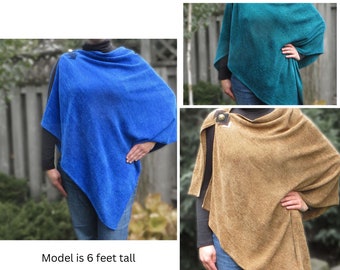 Combinaison poncho/châle unique tissée à la main, polyvalent, élégant, bleu royal sarcelle noir camel, vêtements de voyage, motif ultrasuède cousu à l'épaule