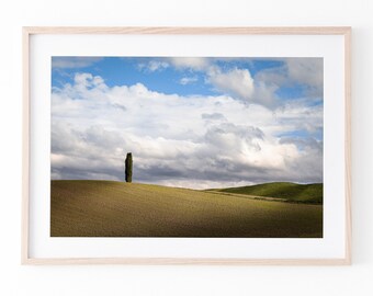 Einsame Zypresse Poster | Toskana Fotografie | Minimalistische Natur Wandkunst | Europäischer Digital Download