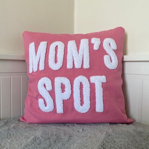 Almohada bordada personalizada para el Día de la Madre, almohada personalizada con el nombre de mamá, idea de regalo para mamá, primer regalo para el Día de la Madre, funda de almohada decorativa