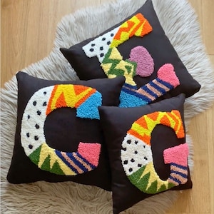 Almohada con letras bordadas con aguja perforada, decoración de habitación infantil, fundas de almohada con iniciales para habitación de bebé, regalo para baby shower, funda de almohada personalizada
