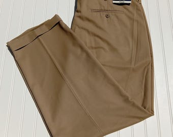 IVY CREW Beige Dress Pants Mens 44 x 30 Pleated Front Cuffed Hems Easy Care Slacks Trousers Vintage NWT Khaki Color