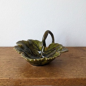 Vintage Green Ceramic Leaf Shaped Dish with Handle Pottery Trinket Bowl 5.75"