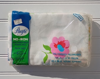 Vintage Pacific Pillowcases Standard Daisy 1970s Floral Made in USA NEW Pair