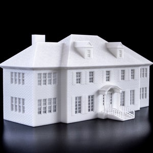 Home Alone McCallisters House 3d printed building model - paintable architectural miniature