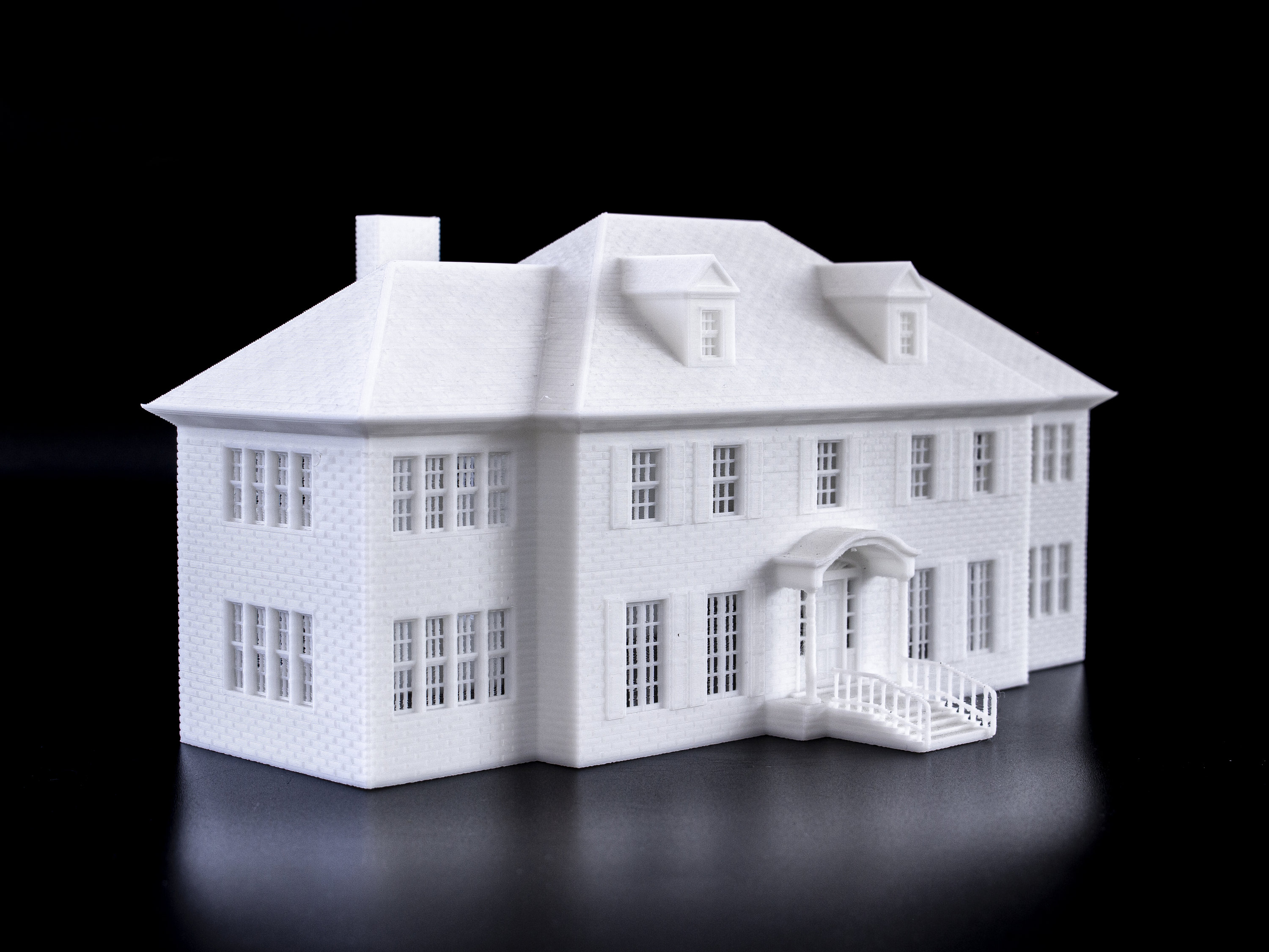 Home Alone McCallisters House 3d printed building model - paintable architectural miniature