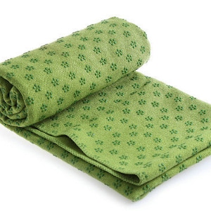 Yoga Towel Christmas Gift, Hot Yoga Mat Towel - Sweat Absorbing Non-Slip for Hot Yoga, Pilates and Workout