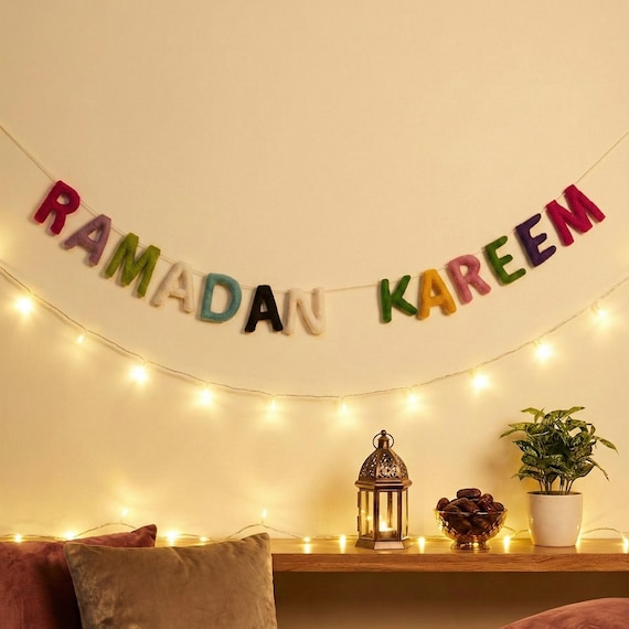 Wool Felt Ramadan Kareem Garland | Handmade Ramadan Decor | Islamic Home Decoration | Thoughtful Gift for Family & Friends