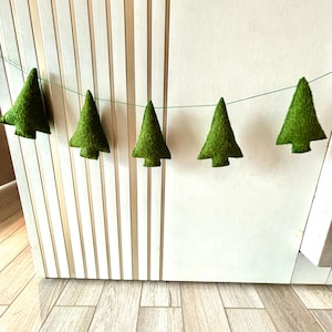 Handmade Felt Christmas Tree Garland: Holiday Mantel Decor