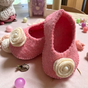 Handmade Felt Baby Shoes: Pink Wool Crib Booties with White Flower