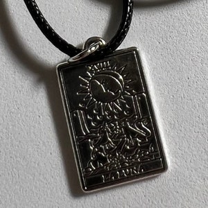 La Luna Kartenhalskette - NEUE Sorgen Intuition Wahnvorstellungen Innere Heilung GESCHENK Ideen Strumpffüller Geschenk Schwarze Schnur Schnur Silber Charm