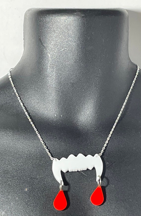 Vampire Teeth With Hanging Blood Necklace Funny Easy Halloween