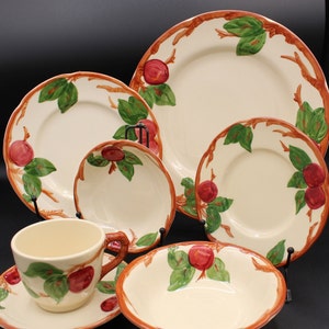 Vintage Franciscan Apple Pattern 7 Piece Place Settings Made in USA in the 1960&#39;s and 1970&#39;s