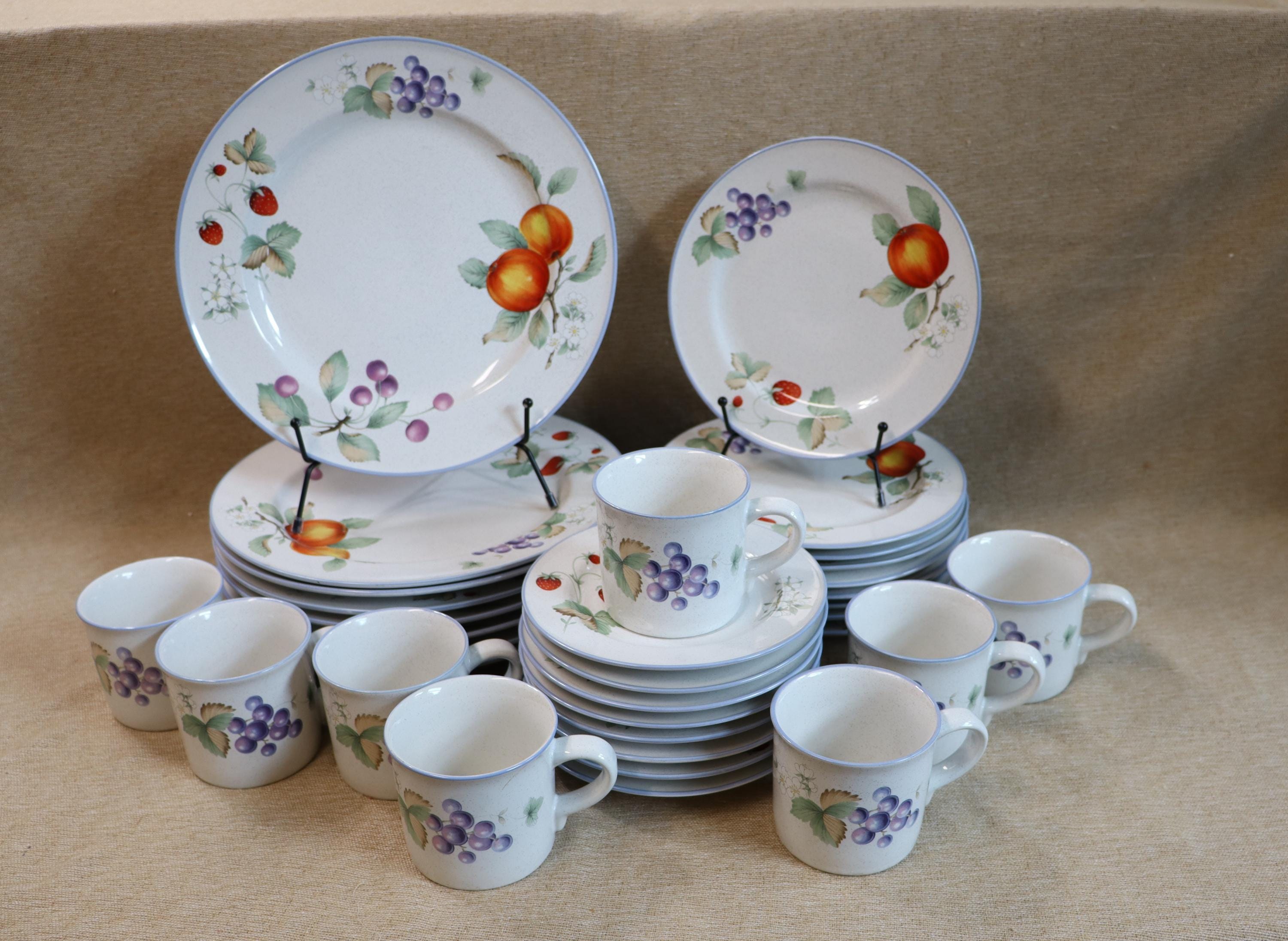 Vintage Savior Vivre Lucious JJ017 Dinnerware, 4 Piece Service for