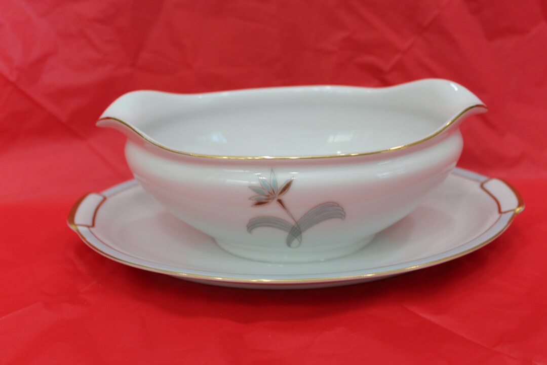 Vintage Mikado China Made in Japan Ingrid Pattern Gravy Boat With