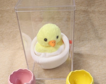 Vintage Ty Original Beanie Baby Eggbert the Chick with Hang Tag in Sleeve in Showcase Box Style 4282