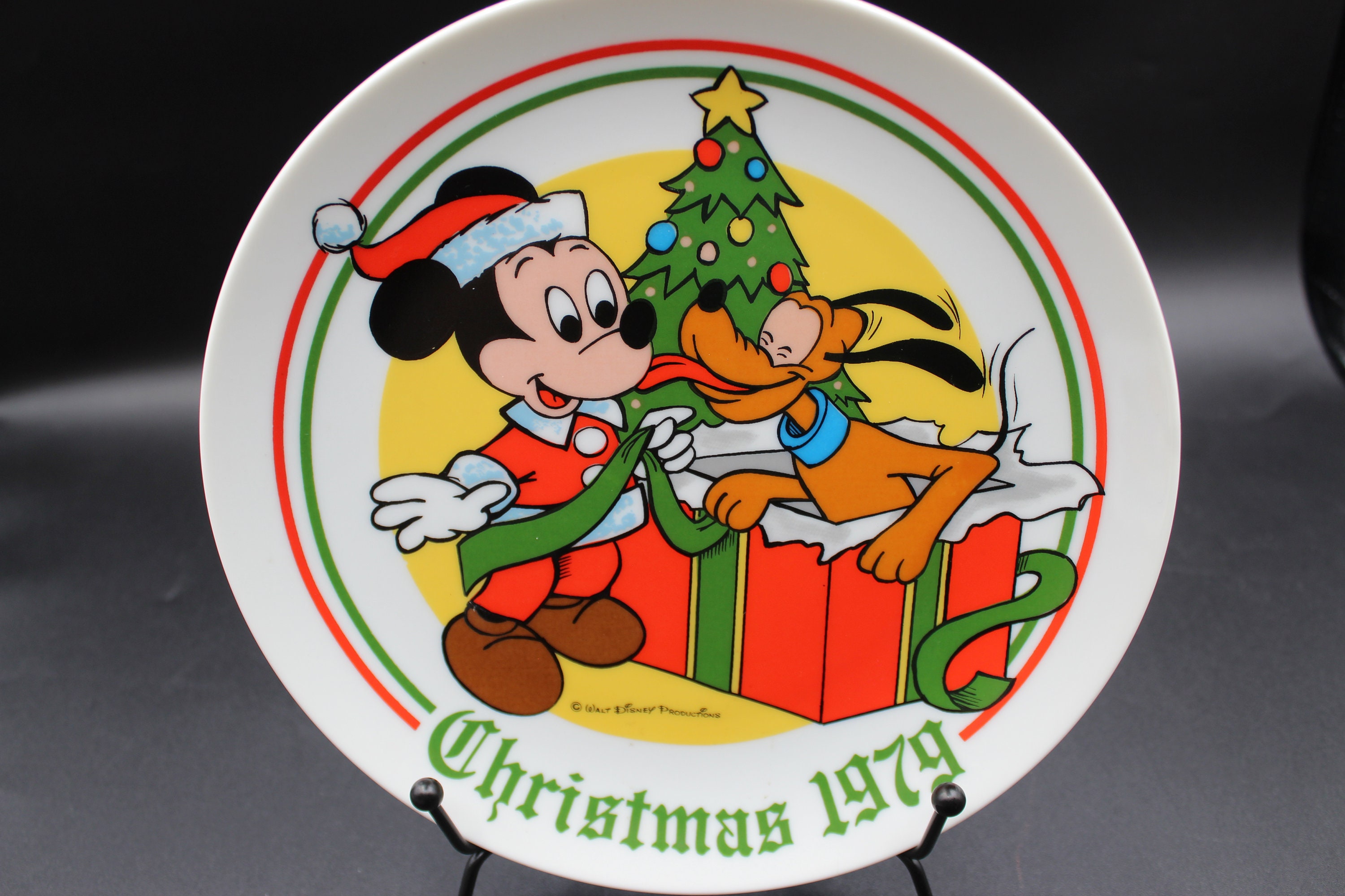 Choice of Vintage Walt Disney Mickey Mouse Christmas Plates *see