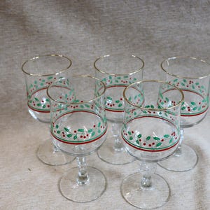 Vintage Libbey for Arby&#39;s Clear Glass Holly, Berry and Stripes Gold Trim Bow Stem Goblets Set of 5