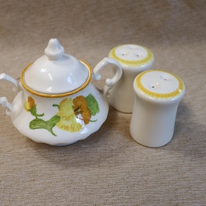 Vintage MCM Vernon Ware Poppy Covered Sugar and Metlox Poppy Salt/ Pepper Shakers Made in USA