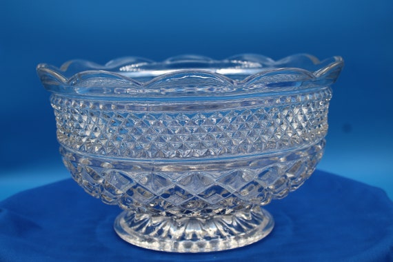 Vintage Anchor Hocking Wexford Clear Glass Large Scalloped Edge