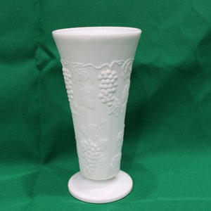 Vintage Indiana/ Lancaster/ Colony Milk Glass Grape Harvest 7 5/8&quot; Vase