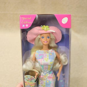 Vintage Mattel Special Edition Easter Style Barbie 1997 New in Box