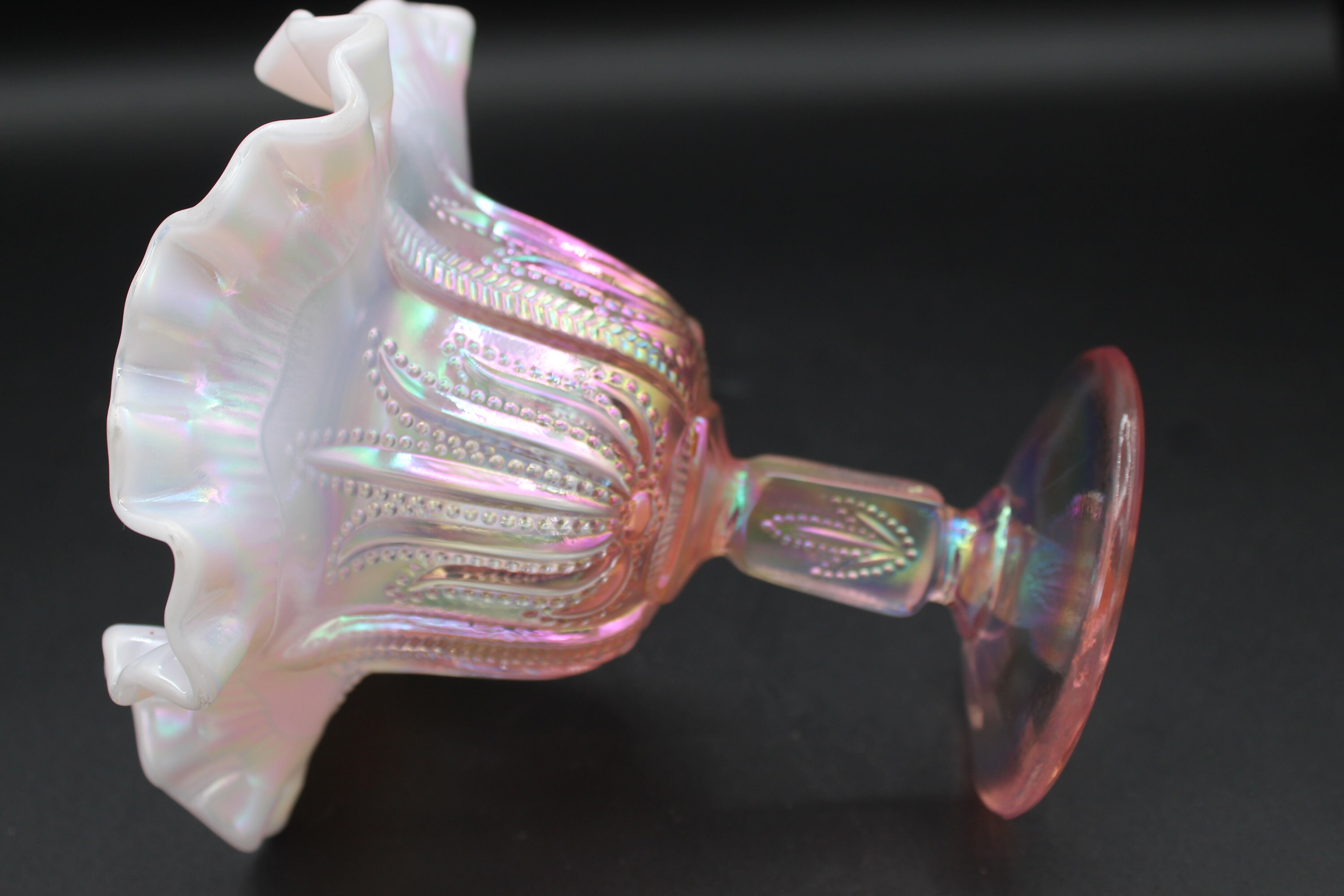 ヴィンテージ フェントン ピンク オパールセント フリル スクエア