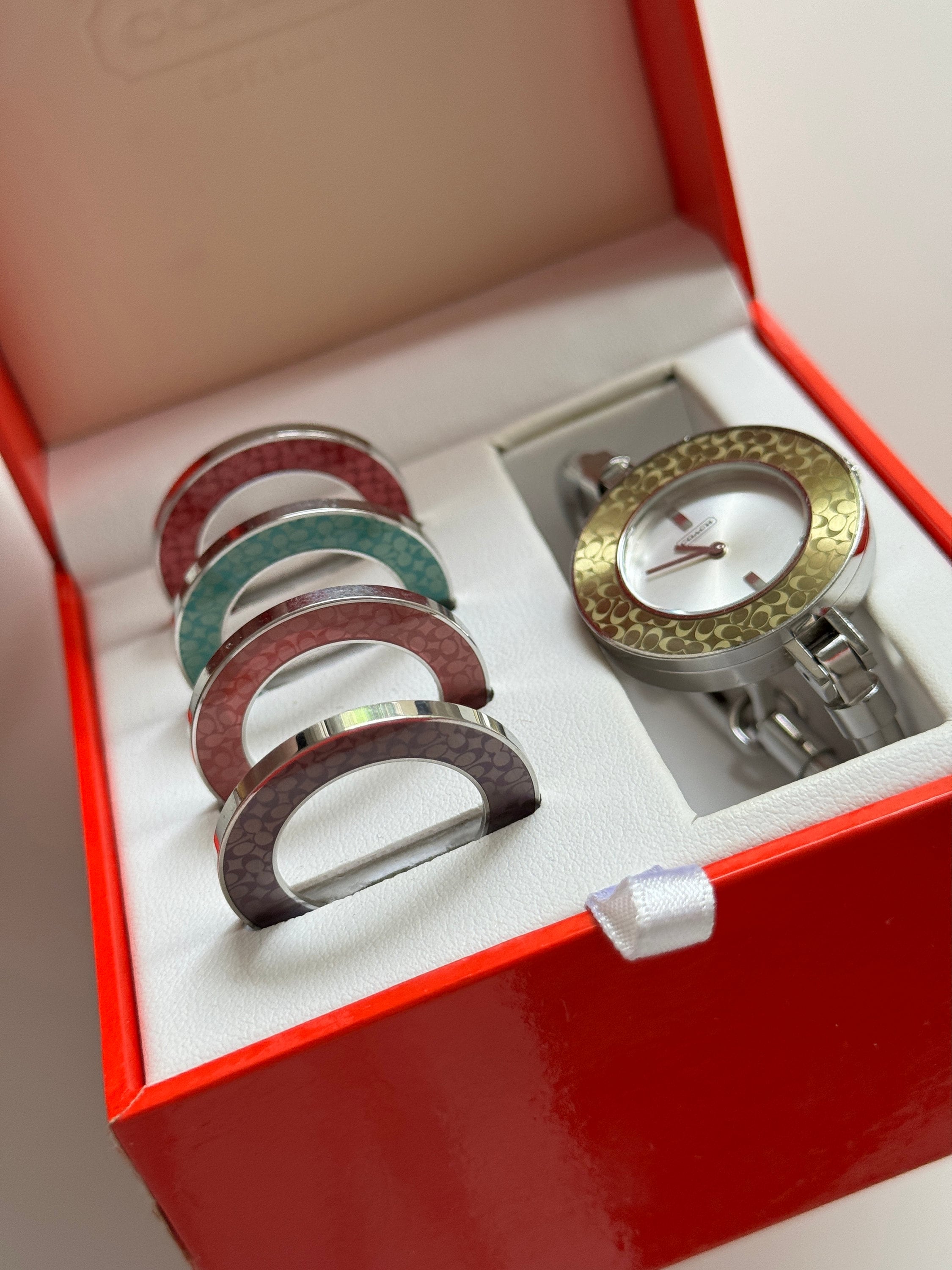 Coach interchangeable bezel watch hotsell