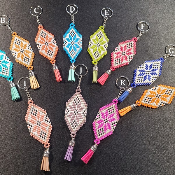 Beaded keychains, handbeaded keychain, key holder, unique keychain, gifts for her/him, handcrafted keychain, Vyshyvanka keychain.