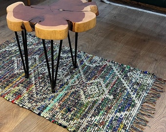 Alfombra de algodón con patchwork hecha a mano, ideal como detalle para la entrada.