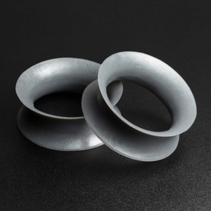 Gunmetal Grau Metallic Silikon Double Flare Tunnel | Silikon Ohr Gauge für gestreckte Ohren | Ohrdehner | Flesh Tunnel
