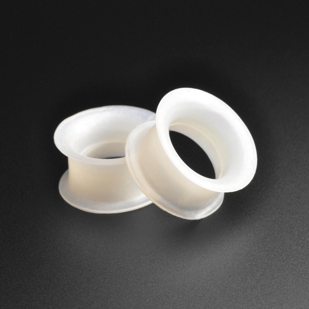 Pair Of Thin Silicone Flesh Tunnels – Pearl Powder Double Flared Ear Gauges 9mm-24mm