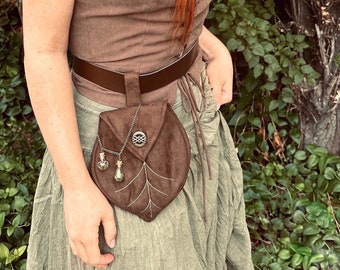 Renfaire Leaf Pouch, Wood Elf Druid Hunter Cosplay, Fantasy Festival Satchel, Medieval Belt, Renaissance Fair Bag, Moss Potion Bottle