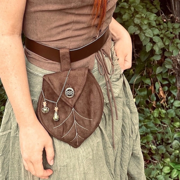 Renfaire Leaf Pouch, Wood Elf Druid Hunter Cosplay, Fantasy Festival Satchel, Medieval Belt, Renaissance Fair Bag, Moss Potion Bottle