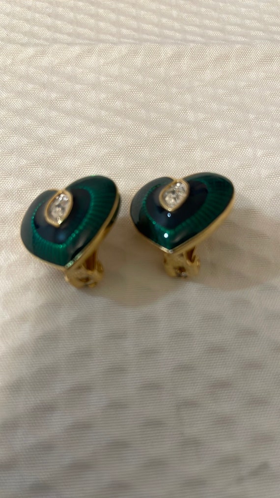 Vintage Heart Shaped Emerald Green and Gold Clip o