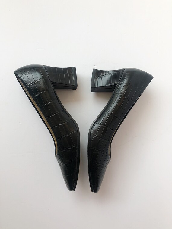 Vintage Black Leather Pumps - image 5