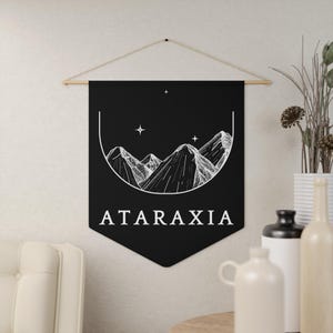 Baner Ataraxia, Baner ACOTAR, Proporczyk Bookish, Romantyczna Fantastyka, Do Gwiazd, Które Słuchają, Proporczyk Wiszący ACOTAR, Dekoracja Ścienna Bookish