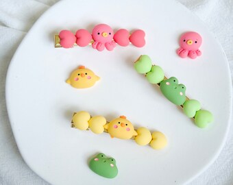 Pinza para el pelo de caimán de resina hecha a mano: adorable pasador de animal de dibujos animados, regalo kawaii para niños, mujeres y niñas, accesorio colorido y con pegamento color crema.