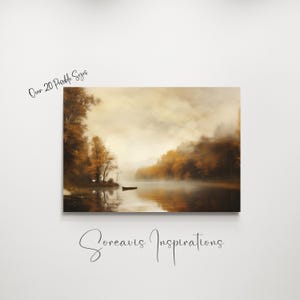 Puede incluir: Una pintura que representa una escena de lago brumoso con árboles en la orilla y un pequeño bote en el agua. El cielo es de un amarillo suave y apagado y el agua es de un azul tranquilo y reflectante.