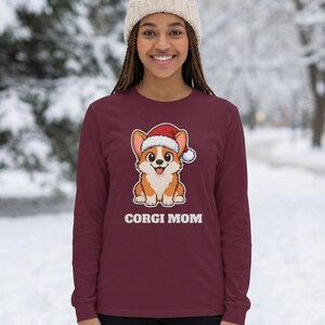Corgi Mom Christmas Shirt, Corgi Santa Hat Tee, Corgi Mom Gift, Corgi Lover Top zdjęcie 8