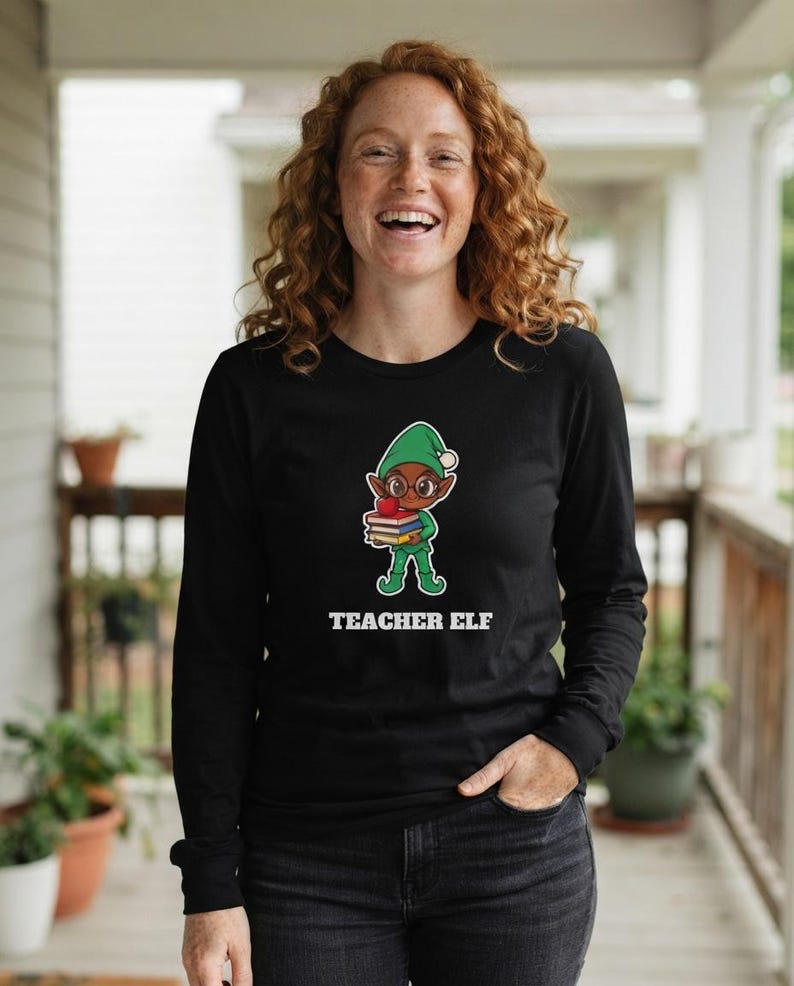 Teacher Elf Christmas Shirt, Cute Teacher Holiday Tee, Teacher Gift, Xmas Elf Top afbeelding 4