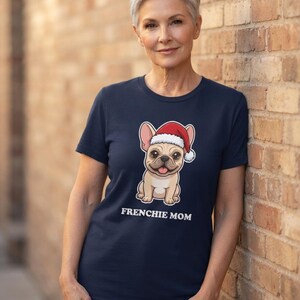 Camiseta navideña para mamás de bulldog francés, camiseta de Papá Noel para bulldog francés, regalo para mamás de bulldog francés, camiseta para amantes de los bulldogs franceses imagen 6